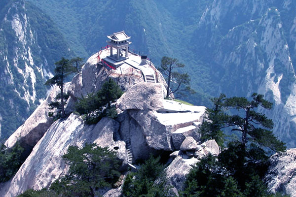 Древние пещеры горы Хуашань, найденные простым китайцем