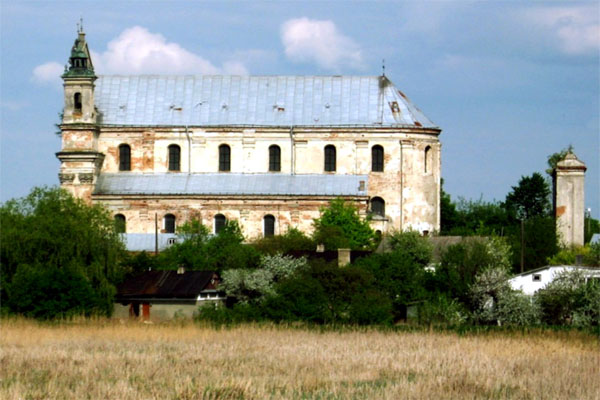 коллегиальный костёл Святой Троицы в Олыке